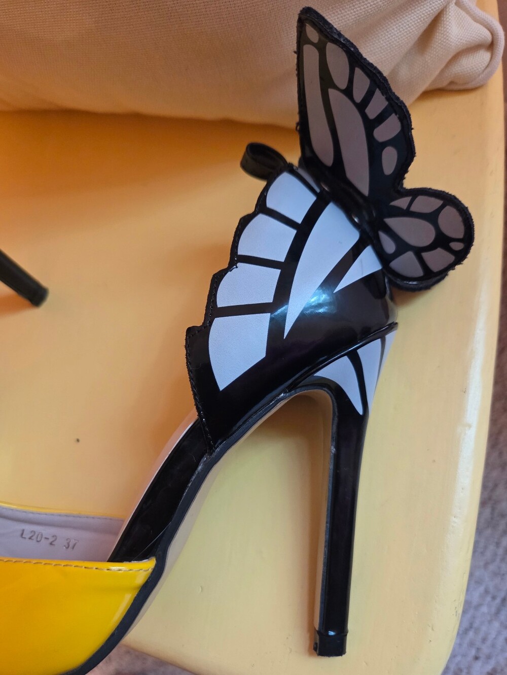 Yellow Butterfly High Heel Pumps Celebrate DOLLY - Picture 9 of 12
